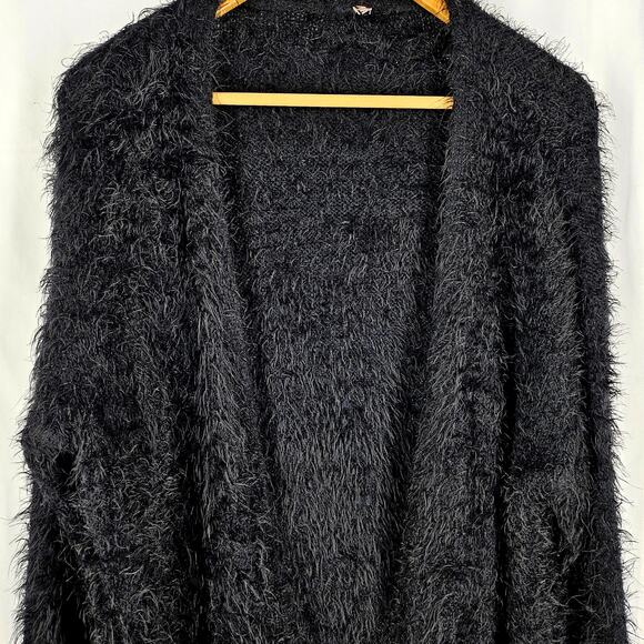 BLACK WOMEN'S FUZZY CARDIGAN SWEATER WITH POCKETS SIZE LARGE - STYLISH - Picture 3 of 9